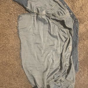 Tractr blue jean jacket.   Size XL YOUTH